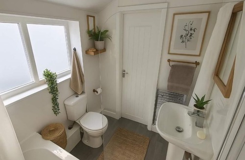 Stainburn House | Armstrong St - Cosy 3 Bedroom Home