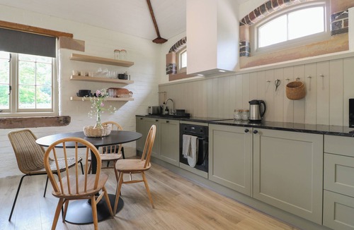 Crich House | ASH COTTAGE - FOLD YARDS, family friendly in Alderwasley