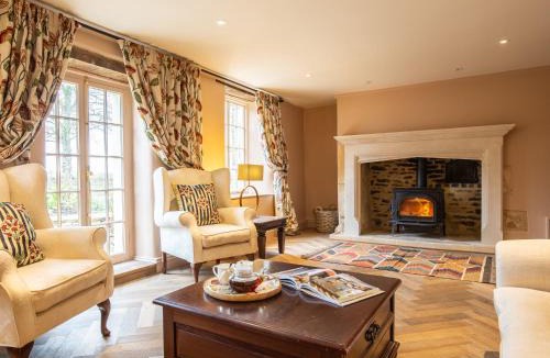 Leafield House | Ashworth House