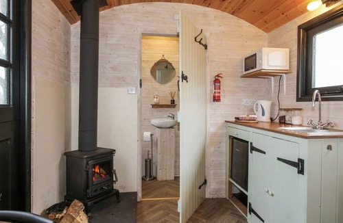 Craven Arms Cottage | Aston - Shepherd Hut