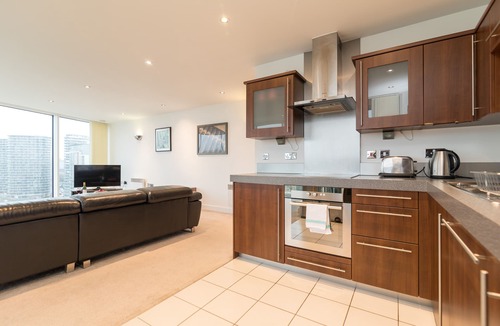 Docklands Apartment | Austin David Apartments - New Island