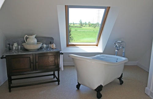 Chippenham House | Avon Lodge