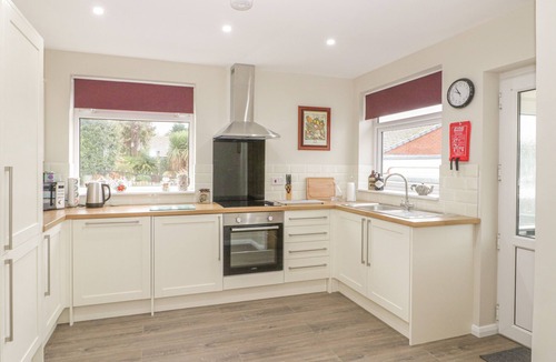 Rhos on Sea Cottage | Awelon