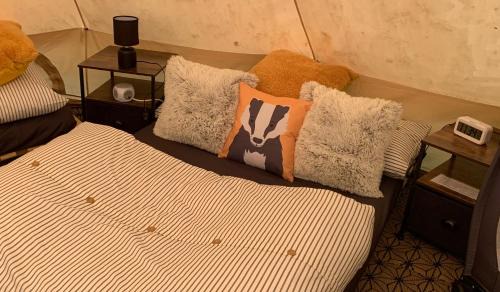 Moreton Other | Badgers Burrow