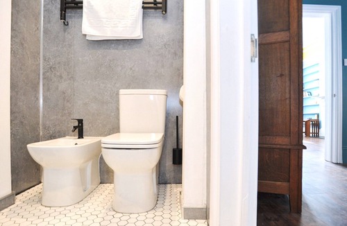 Cheltenham Cottage | Bailey Studio Apartment - UKC6337