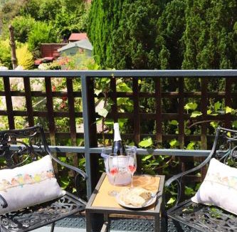 Ironbridge House | Bakers Cottage