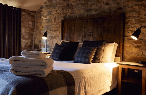 Fence Bed & Breakfast | Barley Mow