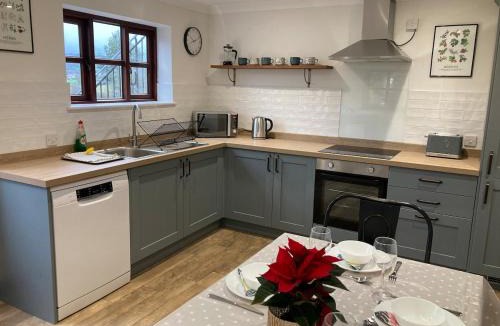 Cornwall House | Barn Conversion with stunning views, sleeps 6