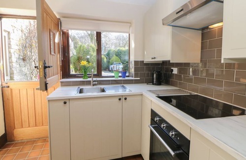 Peak District National Park Cottage | BARN COTTAGE, countryside, in Peak Forest, 985633