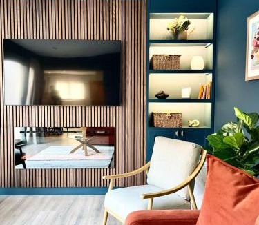 Bristol House | Barton Suites Luxury Home 2 of 2 Sleeps 6