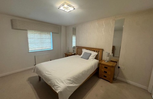 Lychpit House | Basingstoke Guesthouse