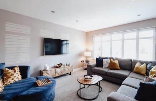 Canford Cliffs House | Bay Reach