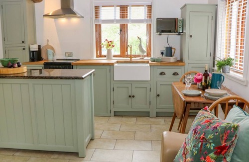 Turnditch House | Bay Tree Cottage is in Belper.
