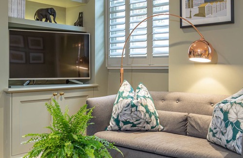 Brighton Apartment | Beaches Brighton - Luxury Seafront Accommodation