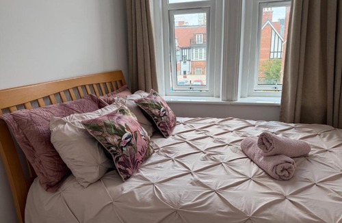 West Cliff Apartment | BeachFront Gem - 1BR - Sleeps 2-4 - 2 beds - Beach 2 min walk down cliff