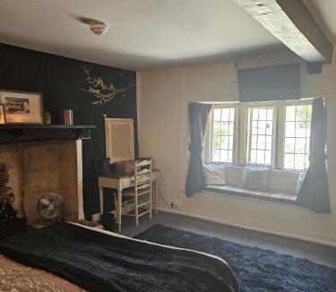Stroud Hotel | Bear Inn