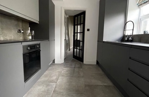 Harrogate Apartment | Beautiful 1 bed Flat in Harrogate with Private Parking and outside space