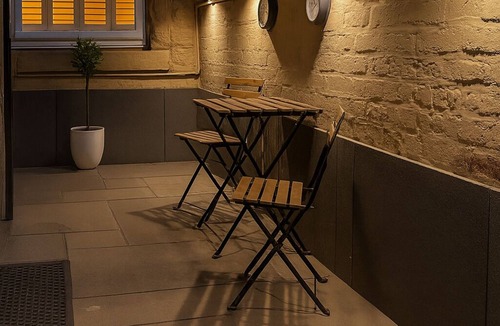 Harrogate Apartment | Beautiful 1 bed Flat in Harrogate with Private Parking and outside space