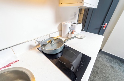 Selly Oak Apartment | Beautiful 1-bed Studio in Birmingham