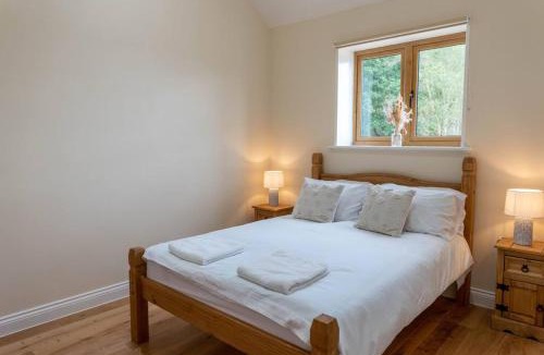 Aubourn Apartment | Beautiful barn conversion surrounded by woodland near Newark Show-ground