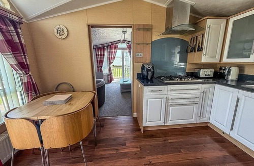 Mappleton House | Beautiful caravan for hire at Skipsea Sands Holiday Park ref 41098SF