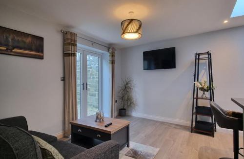 Methley Apartment | Beautiful detached 1 bed stone cottage