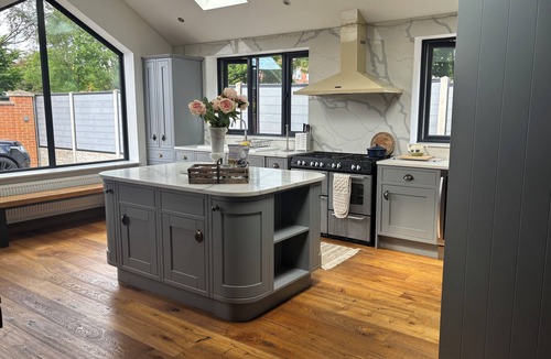 Arnold House | Beautiful detached bungalow with lovely garden and security gates