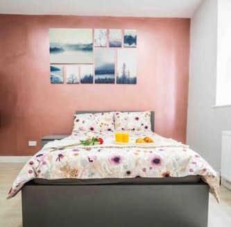 Moseley Apartment | Beautiful flat with free parking