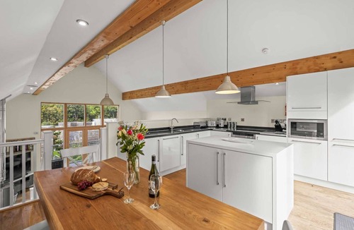 Talland House | Beautiful holiday home with hot tub, just a walk away from Talland beach.