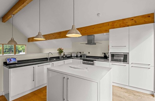 Talland House | Beautiful holiday home with hot tub, just a walk away from Talland beach.