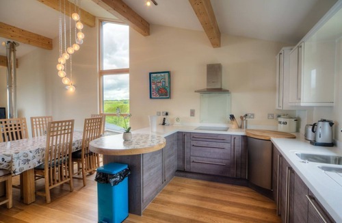 Talland House | Beautiful holiday home with hot tub, just a walk away from Talland beach.