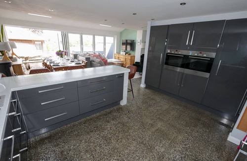 Haverfordwest House | Beautiful house within a Pembrokeshire estuary village
