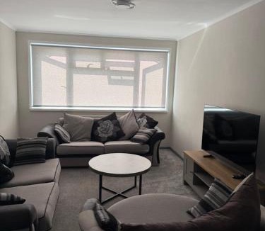 Headington Apartment | Beautiful Spacious Flat