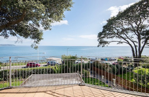 West Looe House | Beautifully appointed seafront apartment
