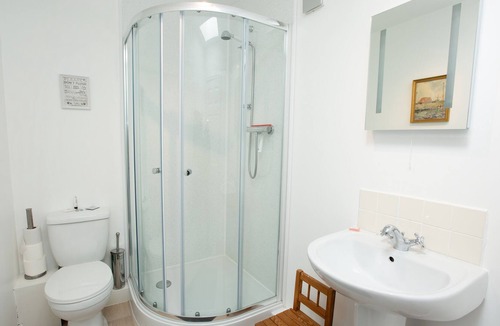 Huntingdon Cottage | Beautifully presented 2 bed fully equipped farm cottage