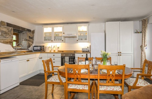 Brynrefail Cottage | BEECH TREE COTTAGE, pet friendly, with open fire in Waunfawr