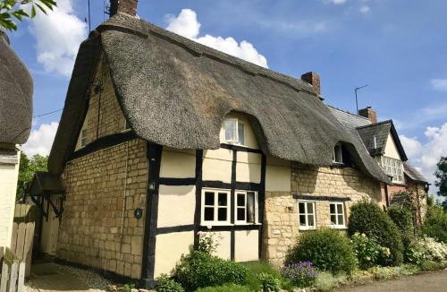Alderton House | Bells Cottage