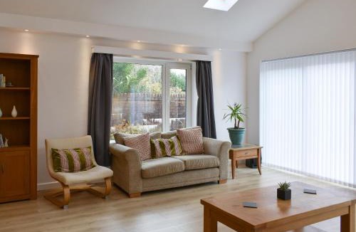 Whitestake House | Belmont