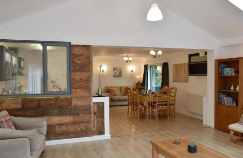 Whitestake House | Belmont