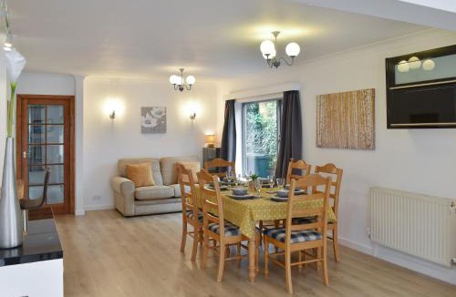 Whitestake House | Belmont