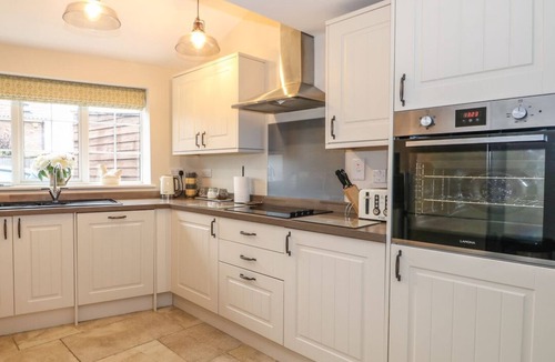 Grimston Cottage | Bertelle: Charming Home in Grimston