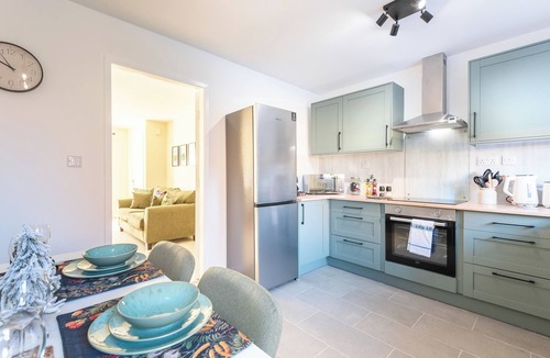 Beverley House | Beverley 2 bedroom Central Home Garden Parking