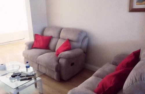 Barnehurst House | Bexleyheath Town Centre Four bedrooms, Five Beds House
