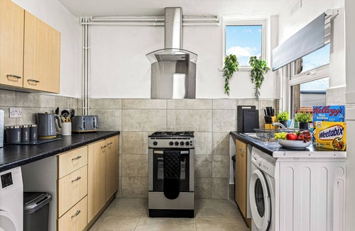 Derby House | Big Beds | Smart TVs | Ultra Fast Wi-Fi | Sleeps 6