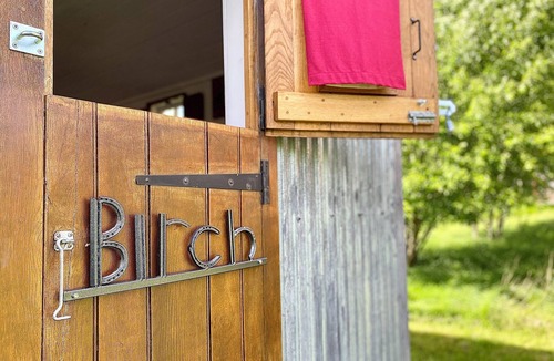 Cricklade Cottage | Birch Shepherds Hut - UK38825