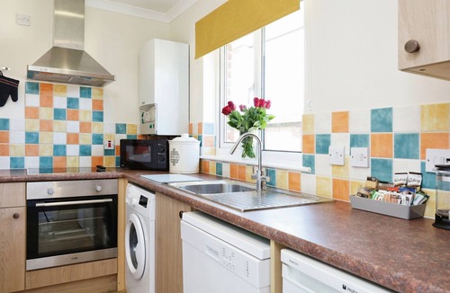 Bembridge House | Birdham Cottages Two - 2 Bedroom chalet bungalow within short walk of the beach