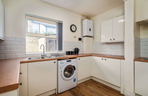 Birkenhead House | Birkenhead Haven – Sleeps 14, Family & Group Stay