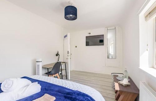 Great Barr House | Birmingham Great Barr Property Near Junction 7 M6