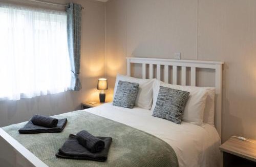 South Lakeland Leisure Village House | Bittern Lodge: 3BD Retreat in South Lakeland Park