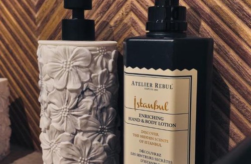 Croston Hotel | Black Rabbit